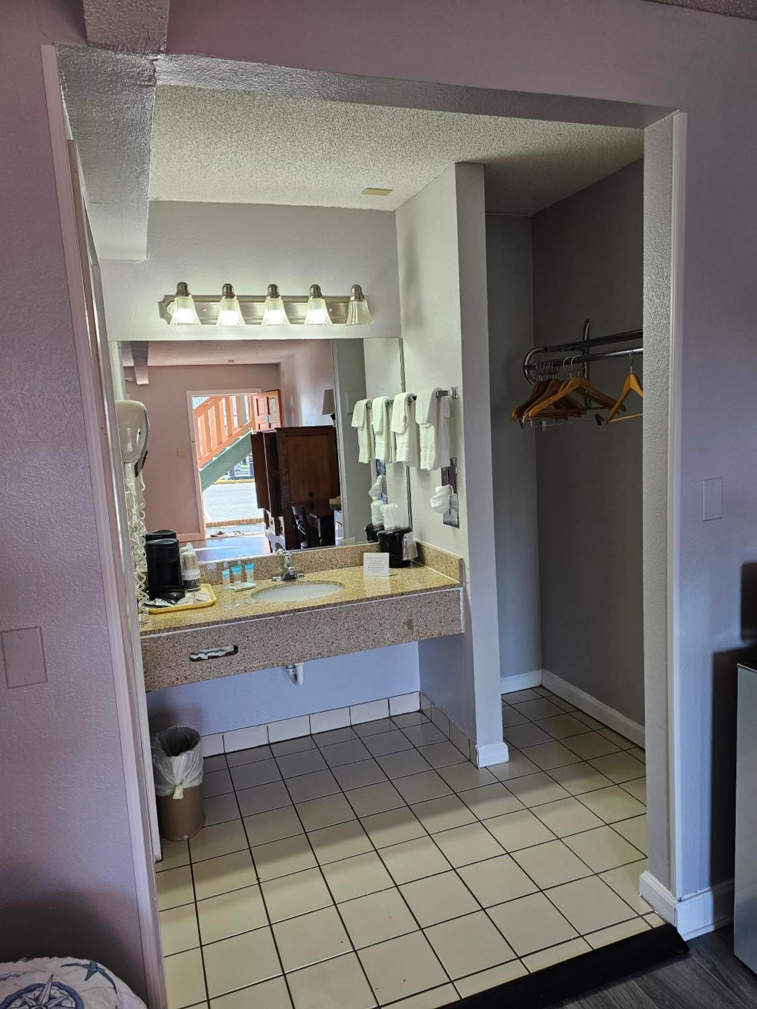 Atlantic Shores Inn And Suites Chincoteague Esterno foto