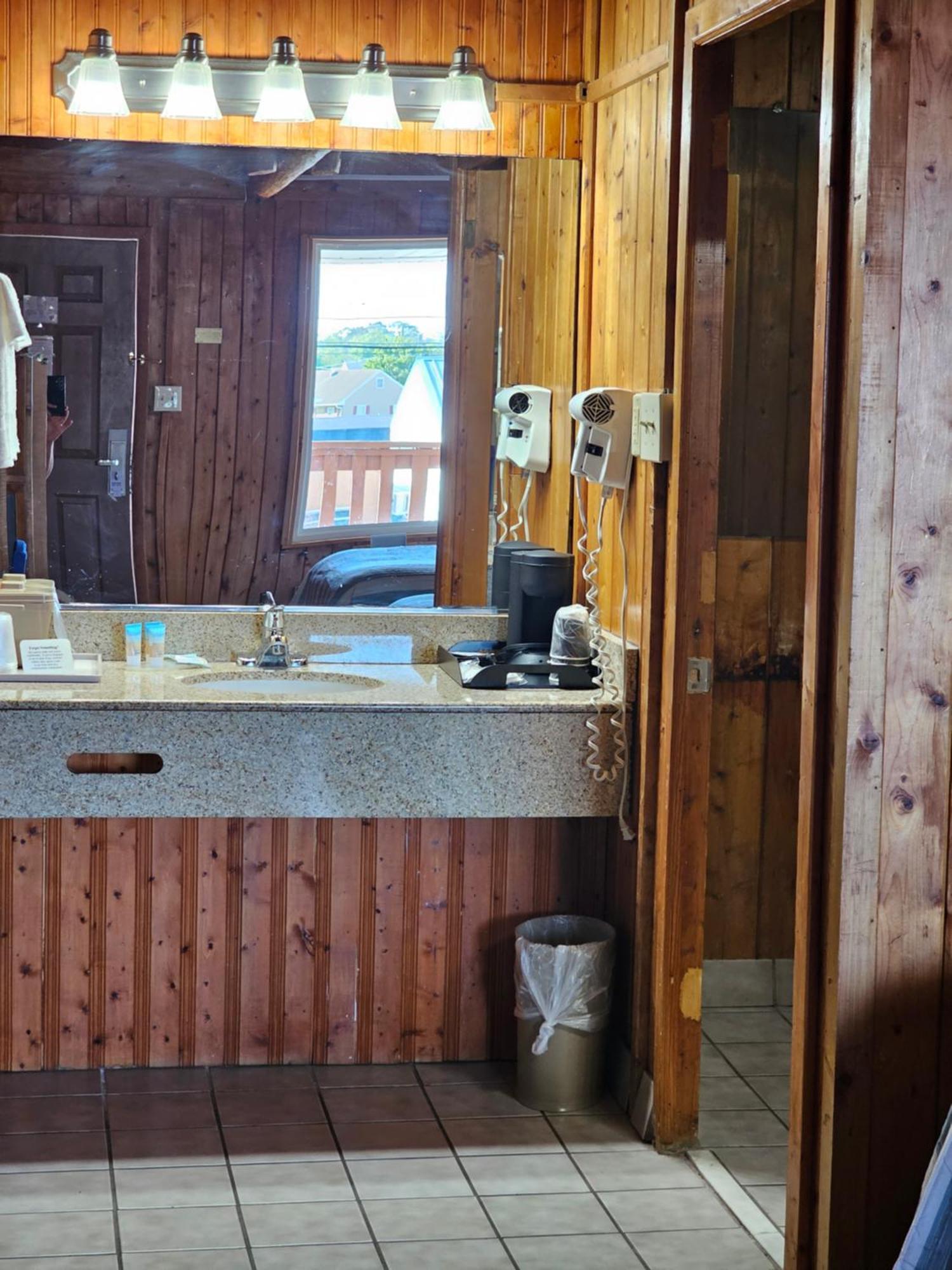 Atlantic Shores Inn And Suites Chincoteague Esterno foto